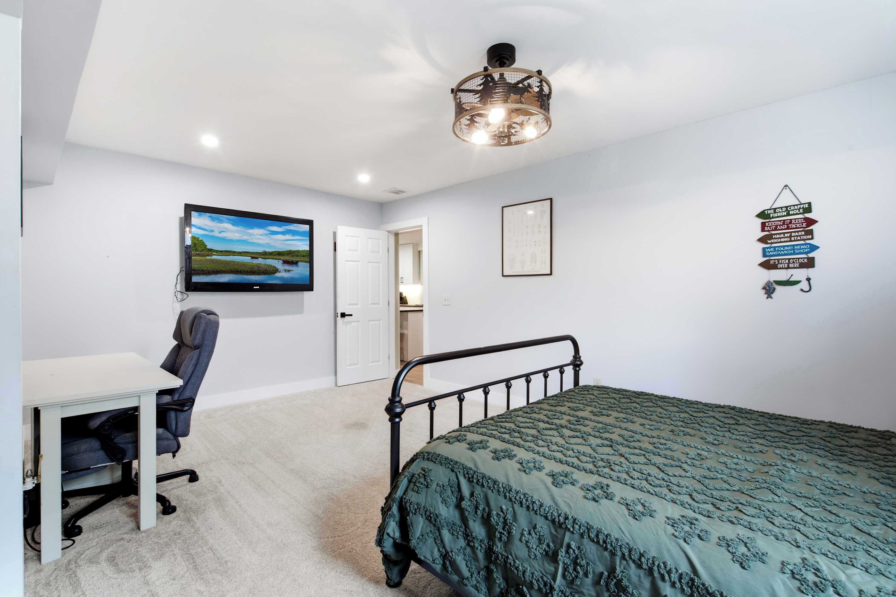 3 bedrooms, iron/ironing board, travel crib, WiFi