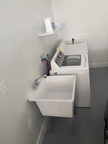 Badger Ridge Guest House   Newly built spacious 1 bed/1 bath in lovely Maryville