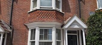 Redbrick Townhouse, newly refubished, generous space, unbeatable location.
