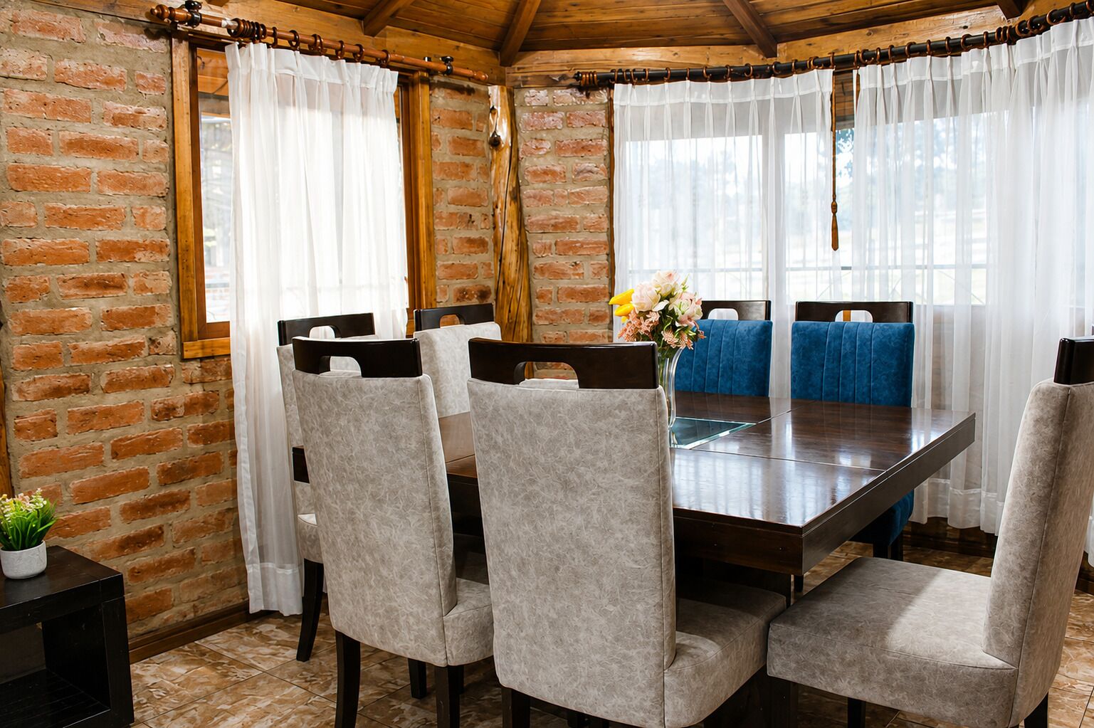 Cabin dành cho gia đình, ban công, quang cảnh núi | Phòng ăn