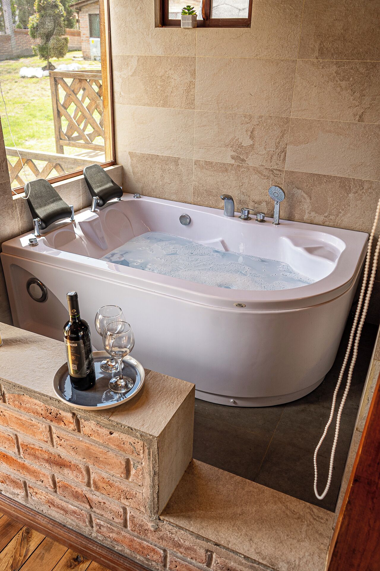 Bañera de hidromasaje privada