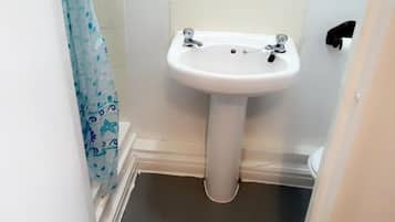 Deluxe Twin Room | Bathroom
