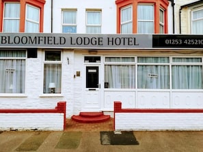 Exterior detail - Bloomfield Lodge Hotel (Blackpool)