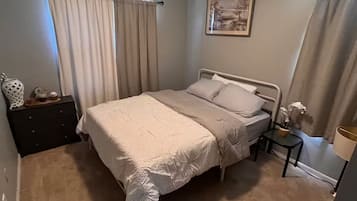 2 bedrooms, iron/ironing board, WiFi