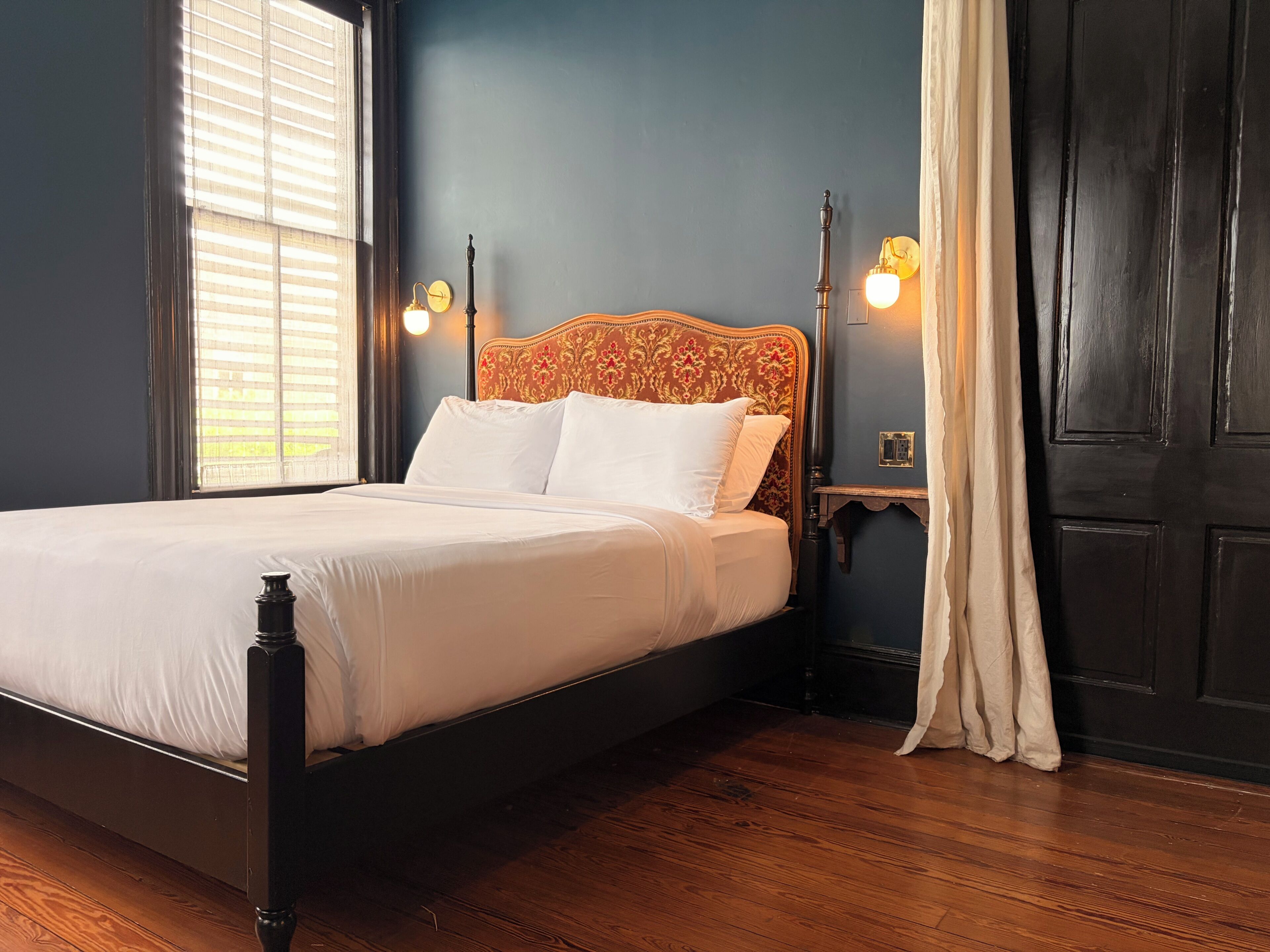 Comfort Double Room, Refrigerator & Microwave | Blackout curtains, iron/ironing board, free WiFi