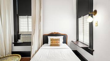 Habitación económica con 1 cama doble o 2 individuales | Sábanas de algodón egipcio y ropa de cama de alta calidad