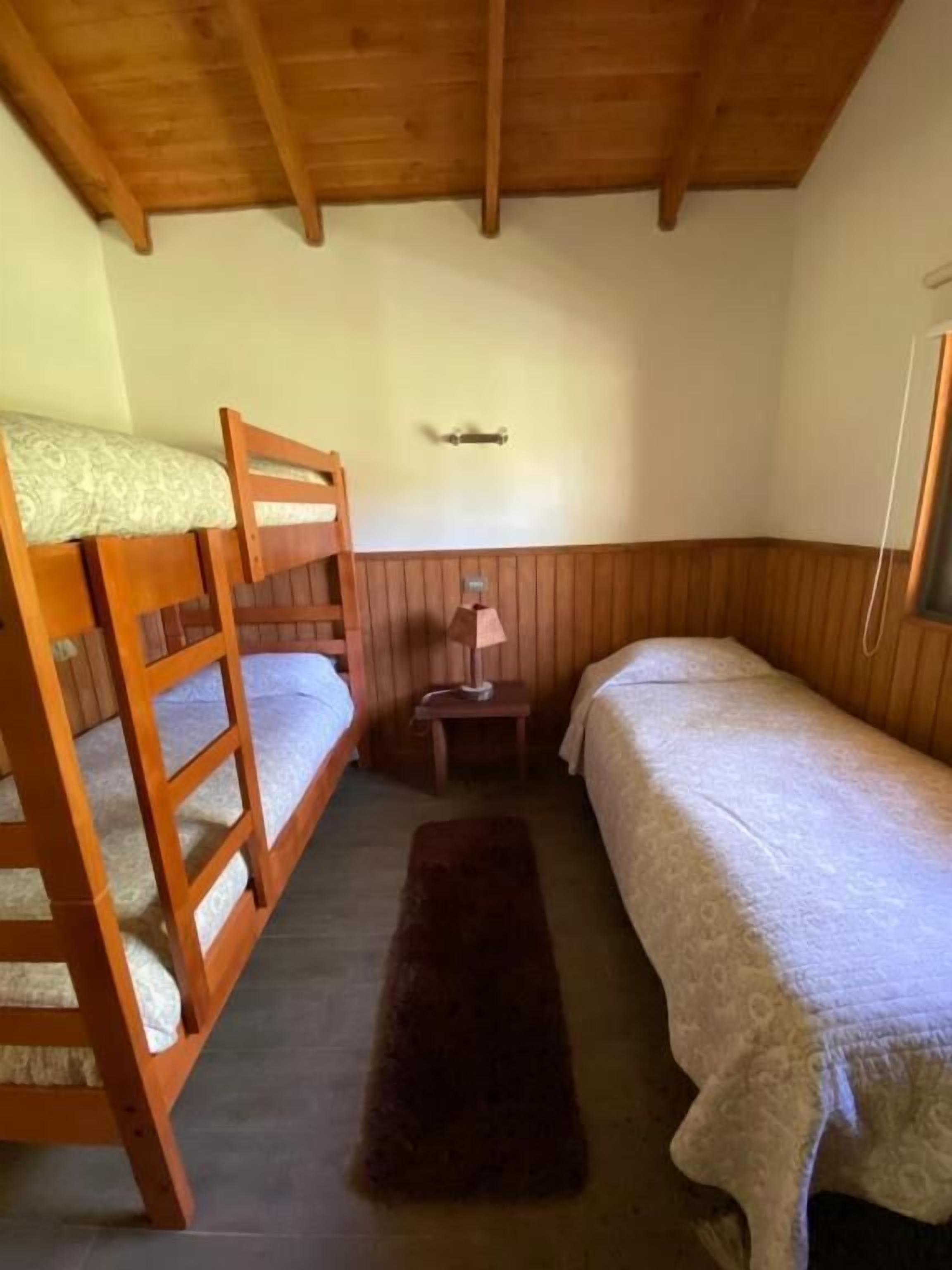 Bungalou familiar, pati, vistes al jardí | Escriptori i wifi gratuïta 