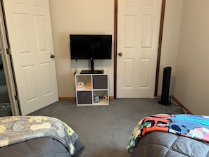 3 habitaciones, tabla de planchar con plancha, wifi y ropa de cama
