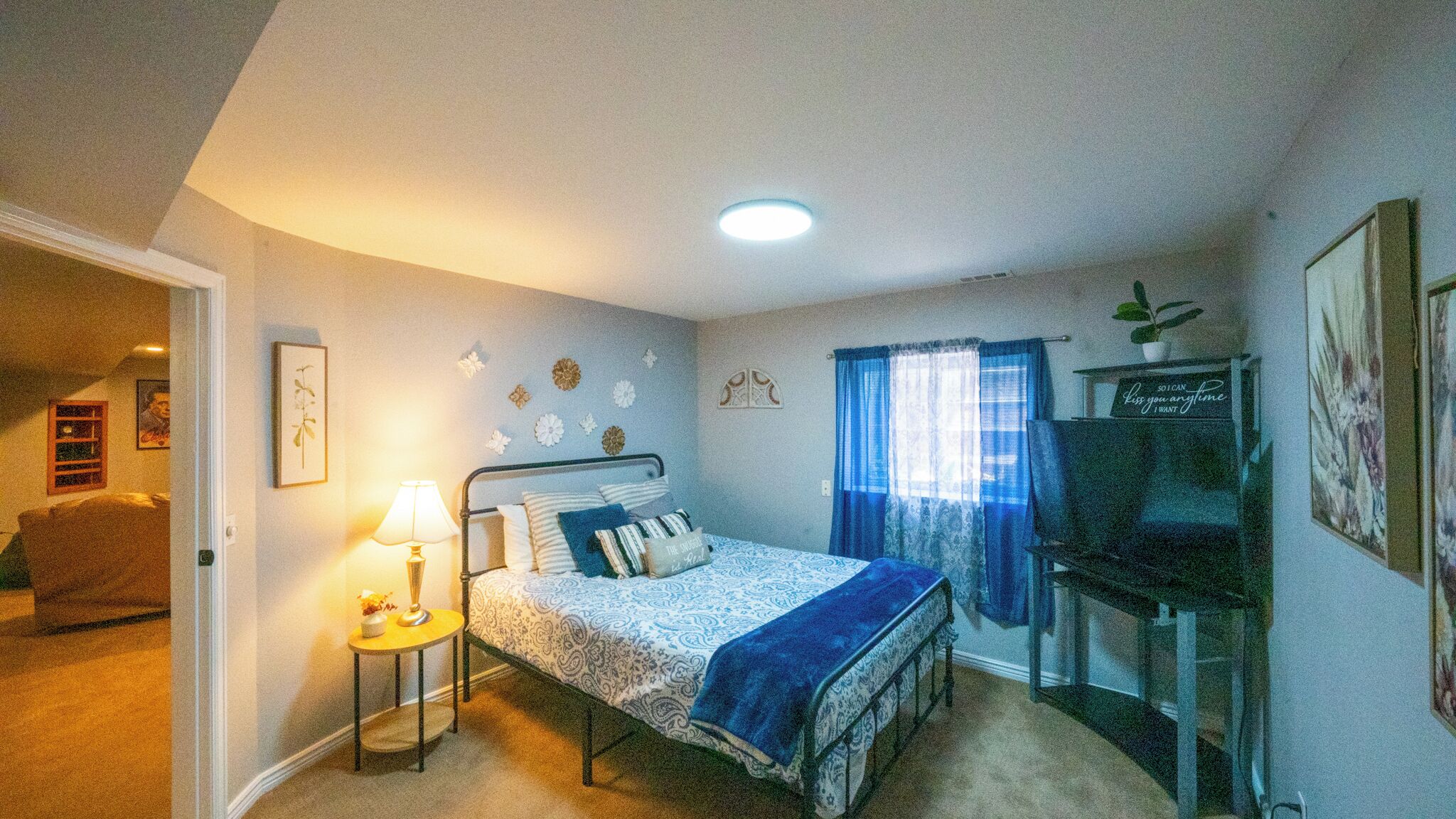 5 bedrooms, iron/ironing board, travel crib, WiFi (free)