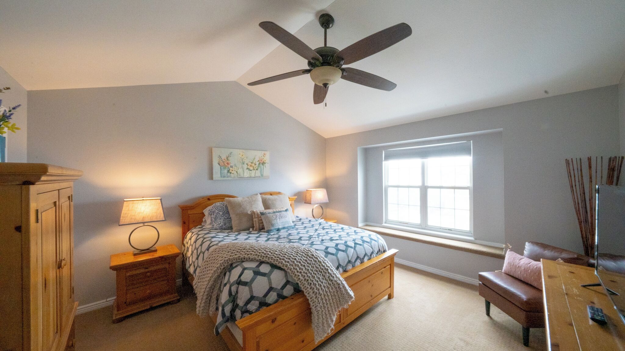 5 bedrooms, iron/ironing board, travel crib, WiFi (free)