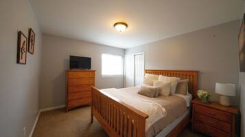 5 habitaciones, tabla de planchar con plancha y cuna de viaje