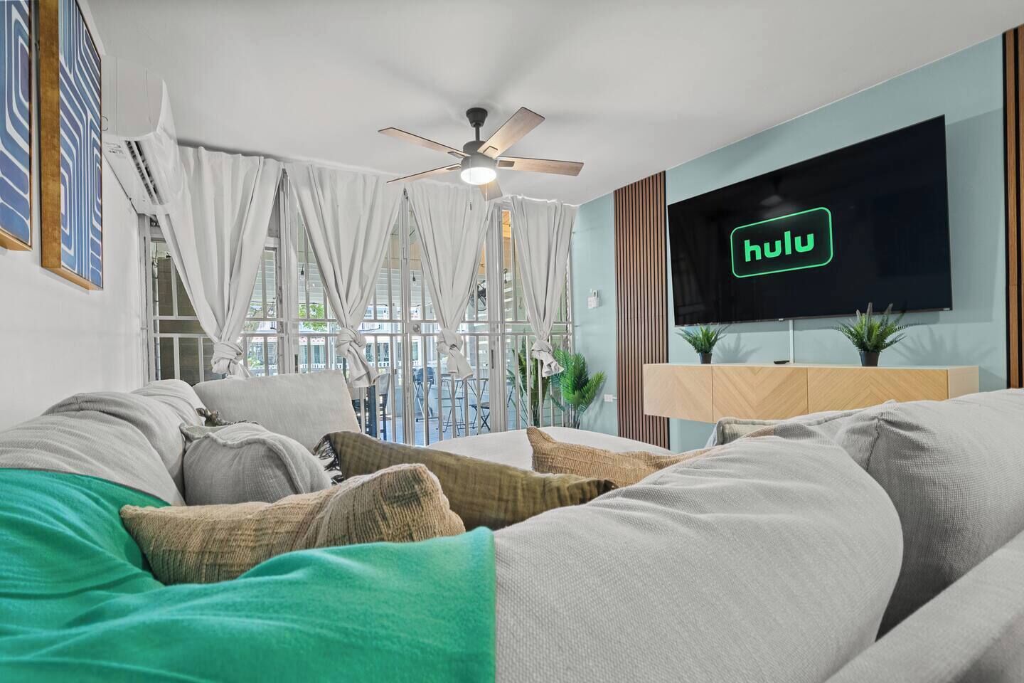 Smart TV, books