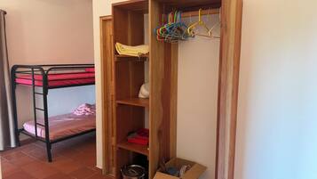 1 bedroom, internet, bed sheets