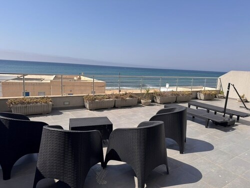 Right on the water. A luxury apartment close to everything!