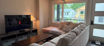 COZY MIDTOWN HOME