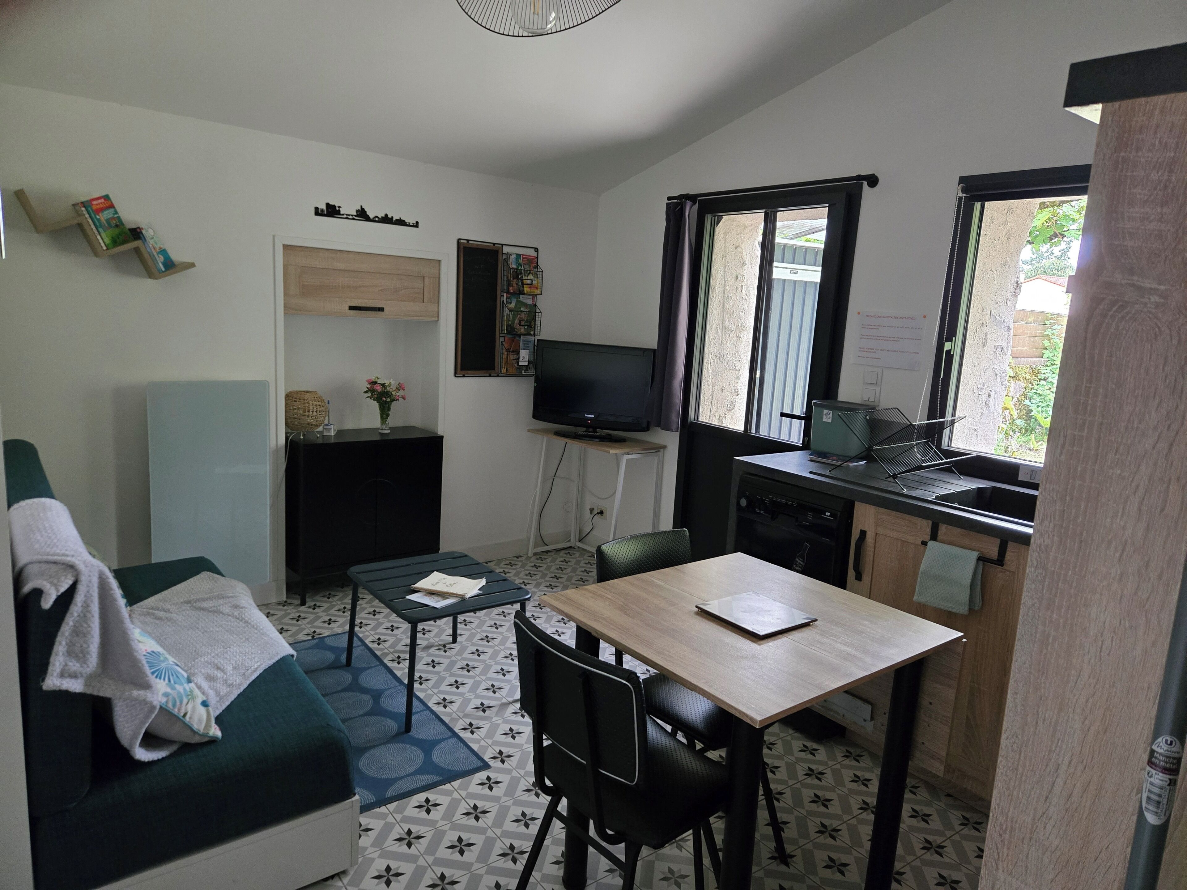Bucolique Et Au Calme, Maisonnette De Charme Avec Son Jardinet Et Parking Privé. - Clisson