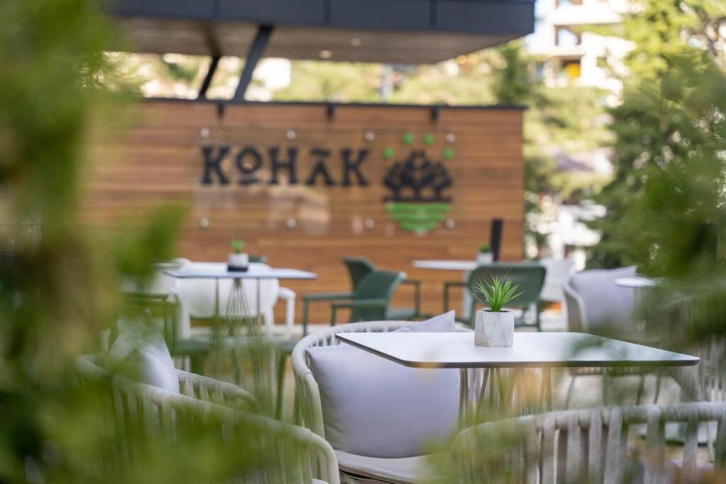 Tempat makan luar