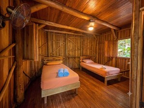 1 bedroom, WiFi, bed sheets - Arbol 2 individuales (Santa Teresa Beach)