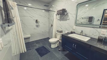 Luxury-Villa, Balkon, Poolblick | Badezimmer