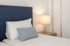 4 間睡房、熨斗/熨衫板、上網、床單