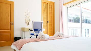 Iron/ironing board, internet, bed sheets