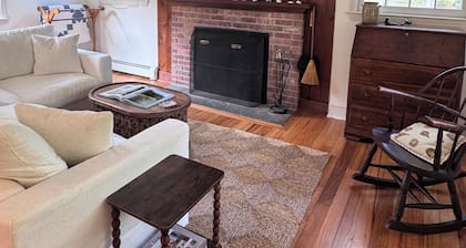Charming seaside cottage in Masons Island - Mystic