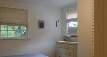 Charming seaside cottage in Masons Island - Mystic