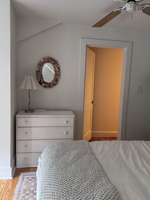 Unclassified image, 5 of 23, button - Charming seaside cottage in Masons Island - Mystic (Stonington)