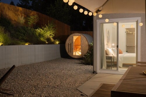 Cozy 3 Bedroom house in Sacramento w/ Private Sauna