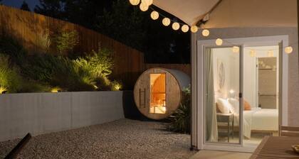 Cozy 3 Bedroom house in Sacramento w/ Private Sauna