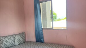Eenvoudige kamer, patio