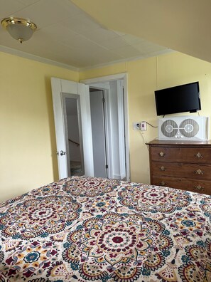 2 habitaciones, tabla de planchar con plancha, wifi y ropa de cama