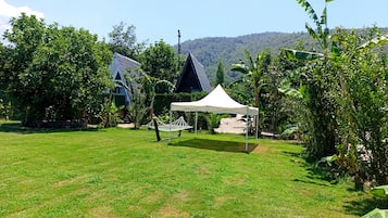 Classic Bungalow, Patio, Garden View | Property grounds