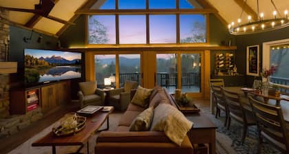 Glass Peak Cabin - Panoramic Mountain Views - Hot Tub - Sugar Mountain
