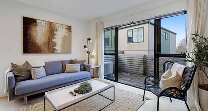 Vibrant Family 2BR Townhouse with Air-Con and Deck
