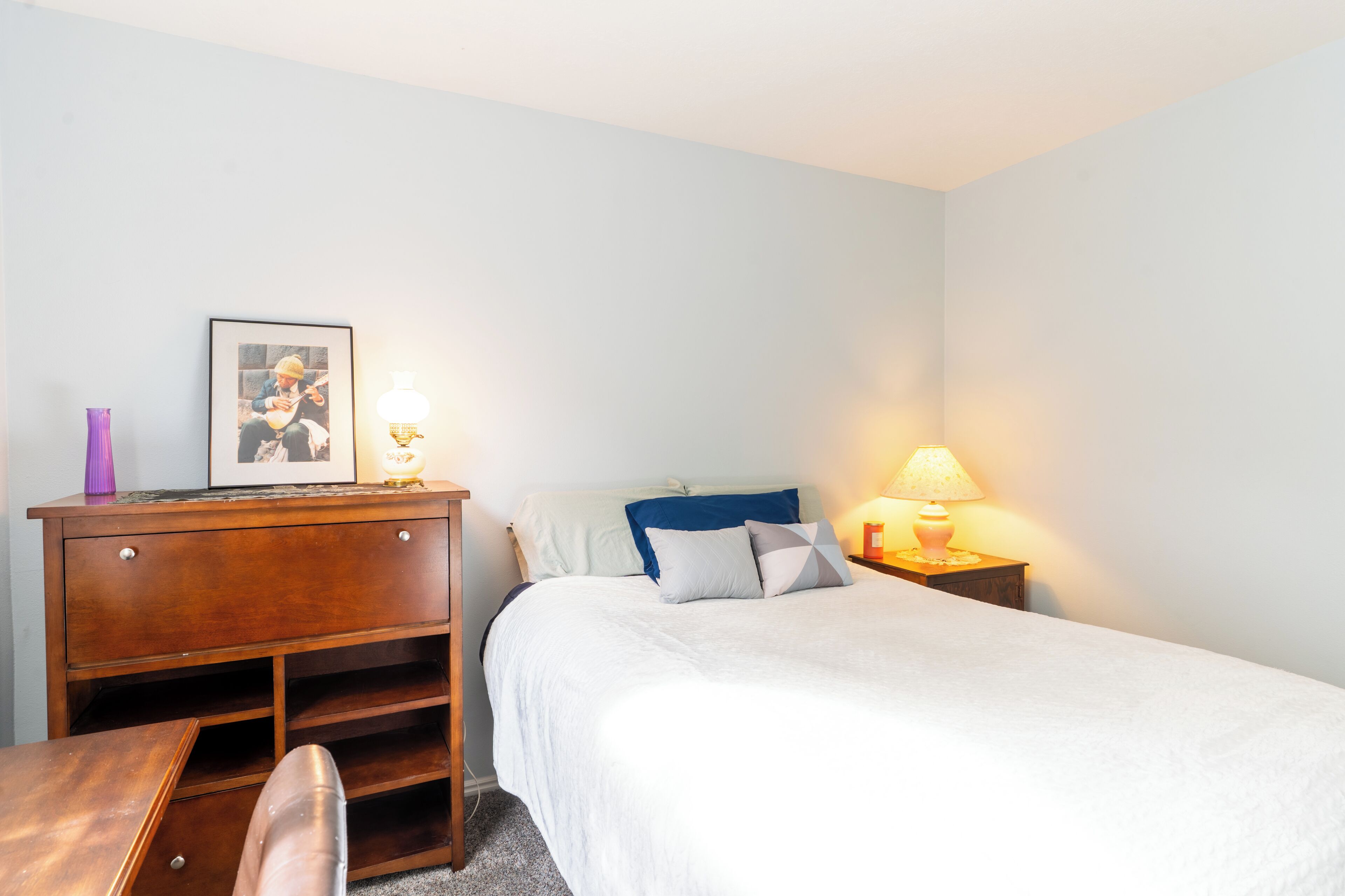 3 bedrooms, iron/ironing board, WiFi, bed sheets