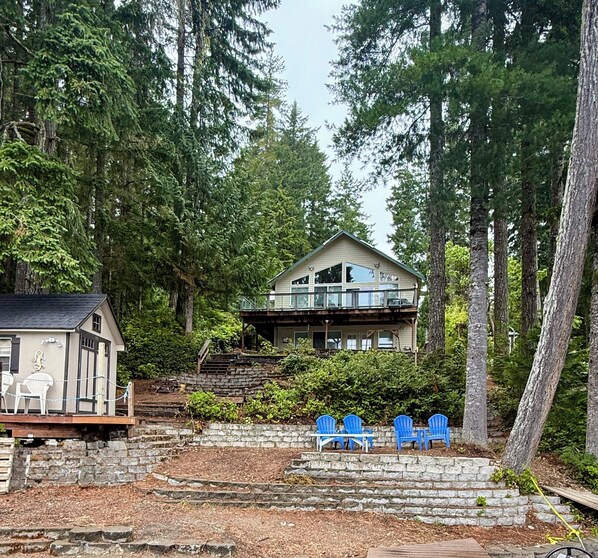 Exterior - Quiet 2-bedroom house getaway on Haven Lake (Tahuya)