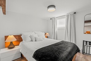 Room - Blue Spruce Den Vernon - Stay Cozy. Play Wild. (Vernon)