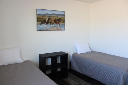 Delightful 3-bedroom unit with AC in charming Pima