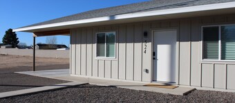 Delightful 3-bedroom unit with AC in charming Pima
