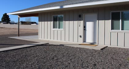 Delightful 3-bedroom unit with AC in charming Pima