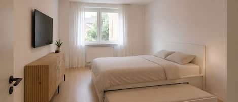 1 bedroom, iron/ironing board, WiFi, bed sheets