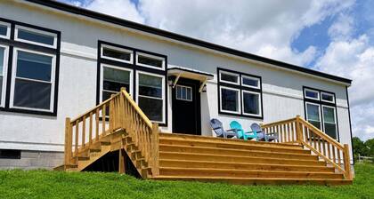 Modern Serene New Cabin in East TN. Near Cherokee Lake and 1 hr to Pigeon Forge