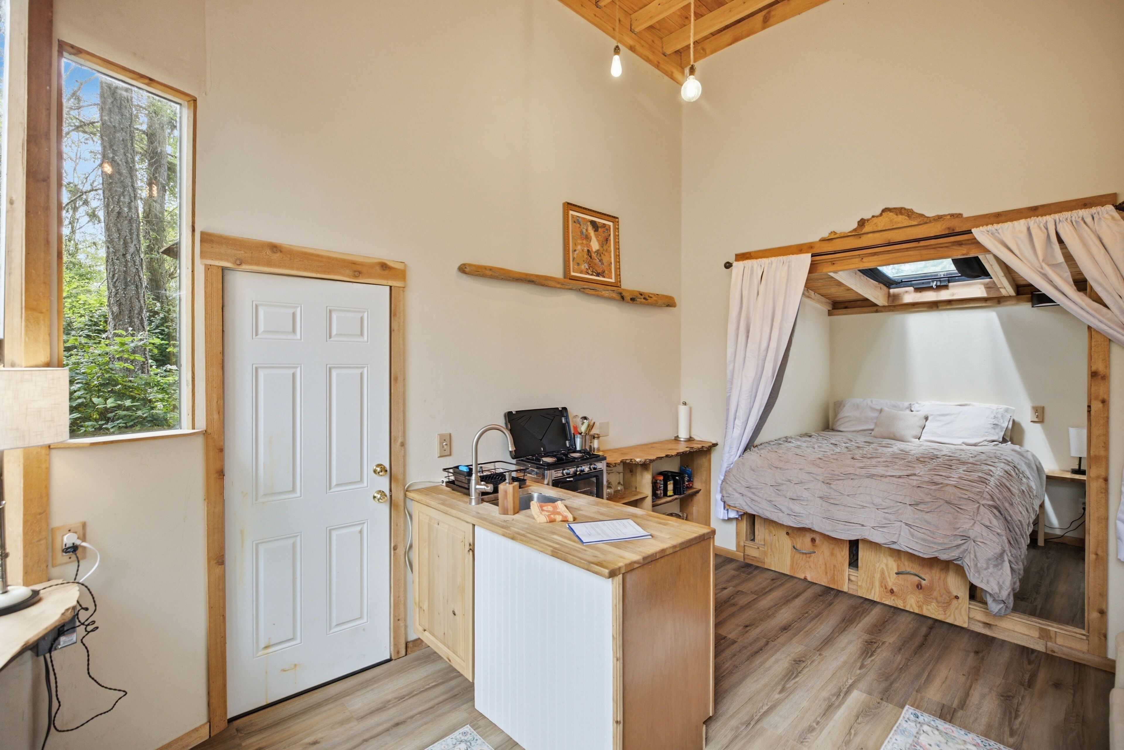 Tiny Home - 2 Mi To Bay! Pet-friendly Retreat - Oak Harbor, WA