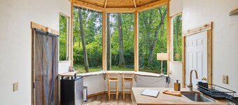 Tiny Home - 2 Mi to Bay! Pet-Friendly Retreat