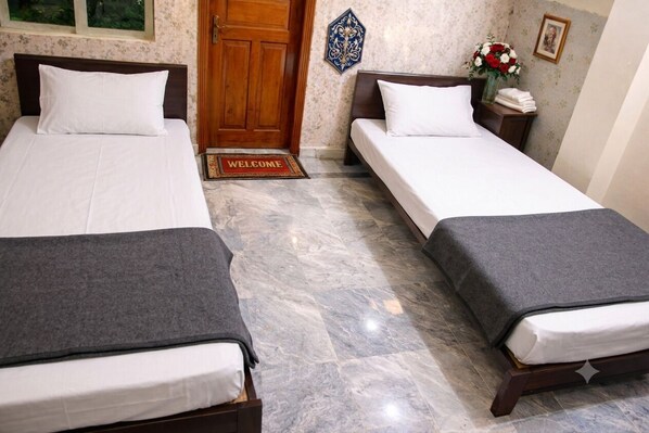 Iron/ironing board, WiFi (free) - AZH Hotel & Rooms (Islamabad)