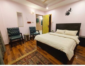 Iron/ironing board, WiFi (free) - AZH Hotel & Rooms (Islamabad)
