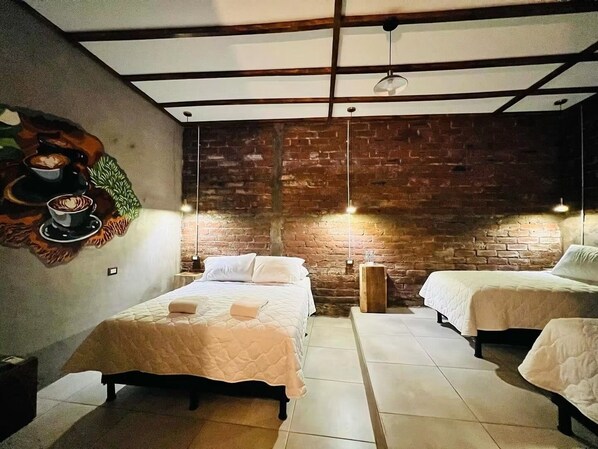 Camera Standard con letto matrimoniale o 2 letti singoli | Ferro/asse da stiro, Wi-Fi gratuito