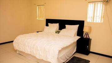3 dormitorios, tabla de planchar con plancha, wifi y ropa de cama