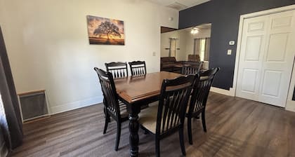 Cozy 2-bedroom house in lovely Greentop